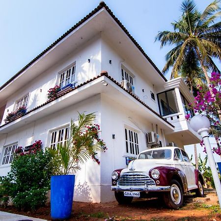White House In Goa, Truly Amazing Experience Bed & Breakfast Saligao Bagian luar foto