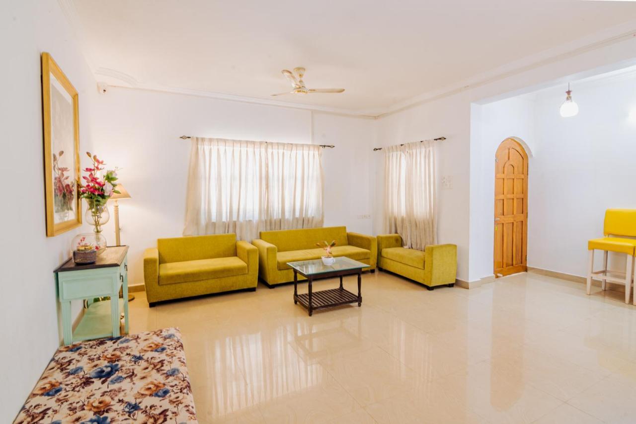 White House In Goa, Truly Amazing Experience Bed & Breakfast Saligao Bagian luar foto