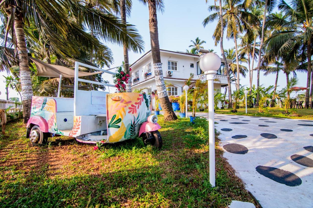 White House In Goa, Truly Amazing Experience Bed & Breakfast Saligao Bagian luar foto