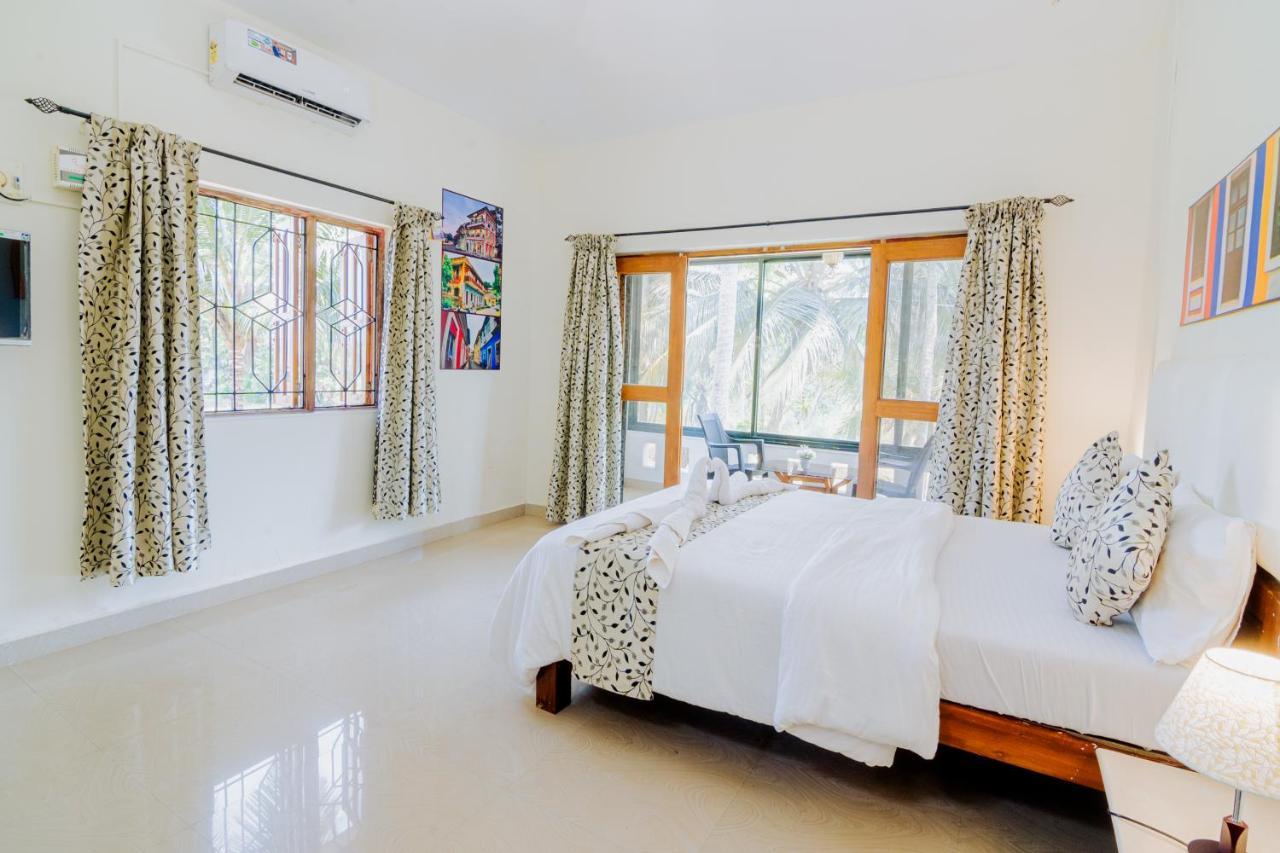 White House In Goa, Truly Amazing Experience Bed & Breakfast Saligao Bagian luar foto