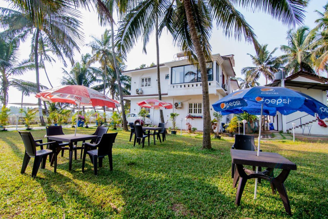 White House In Goa, Truly Amazing Experience Bed & Breakfast Saligao Bagian luar foto