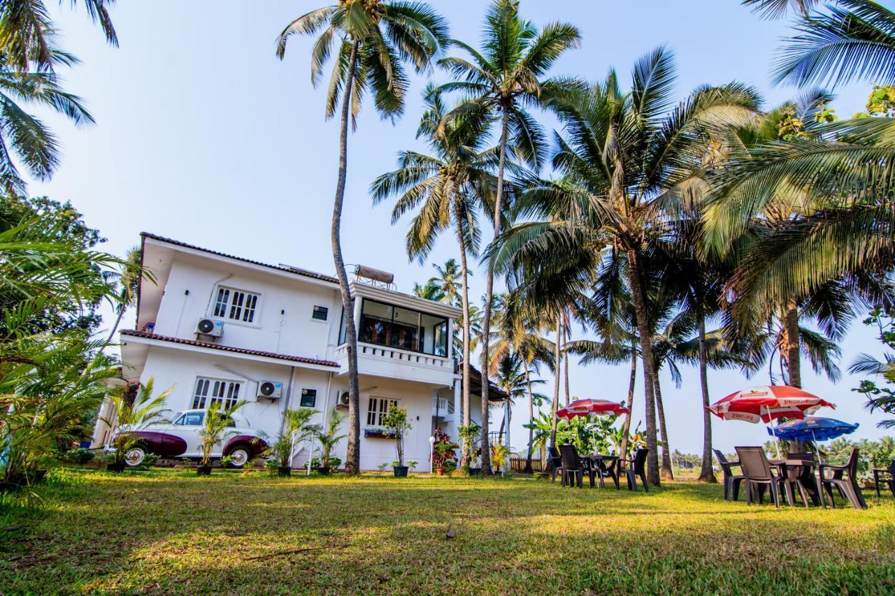 White House In Goa, Truly Amazing Experience Bed & Breakfast Saligao Bagian luar foto