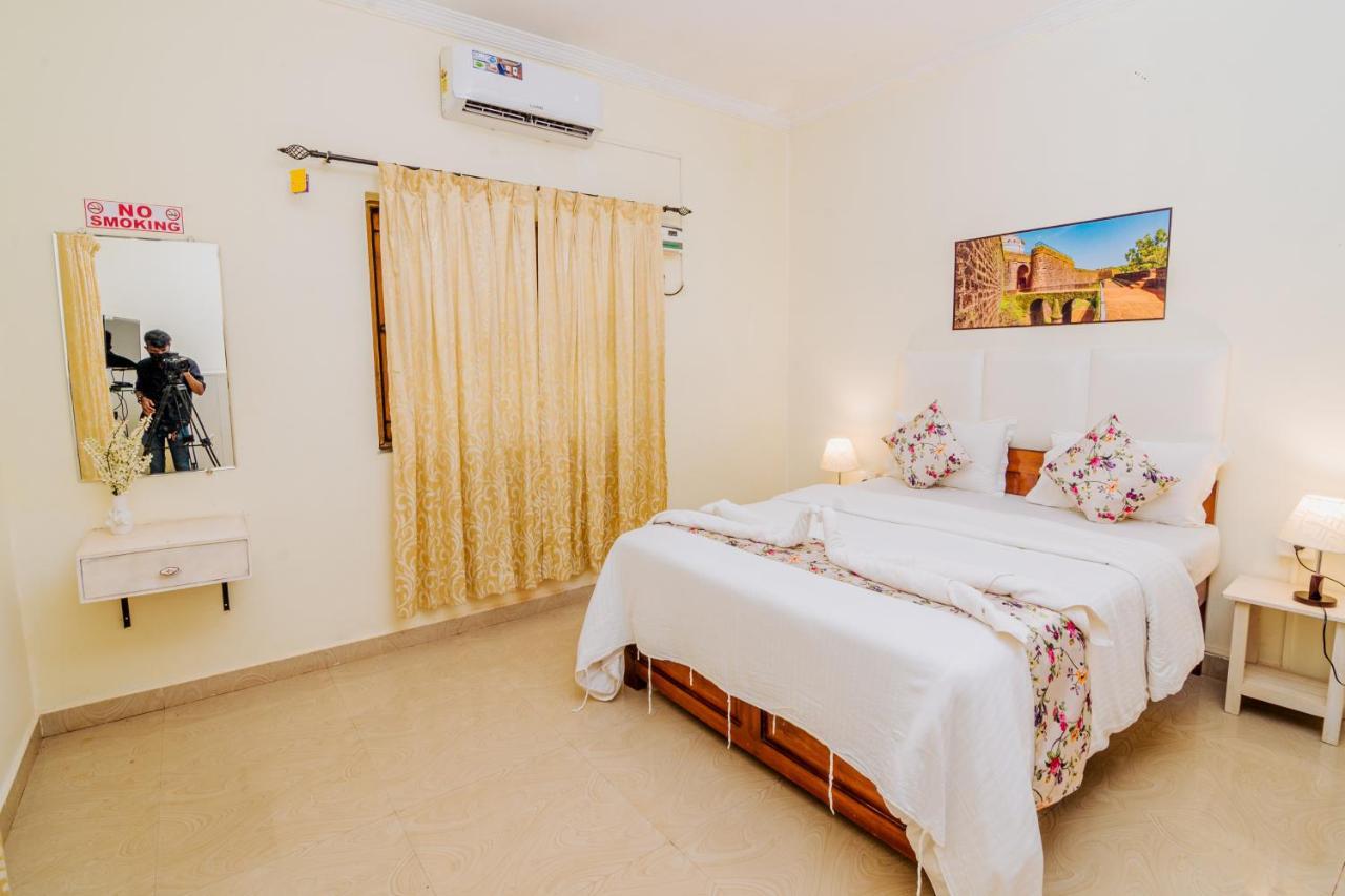 White House In Goa, Truly Amazing Experience Bed & Breakfast Saligao Bagian luar foto