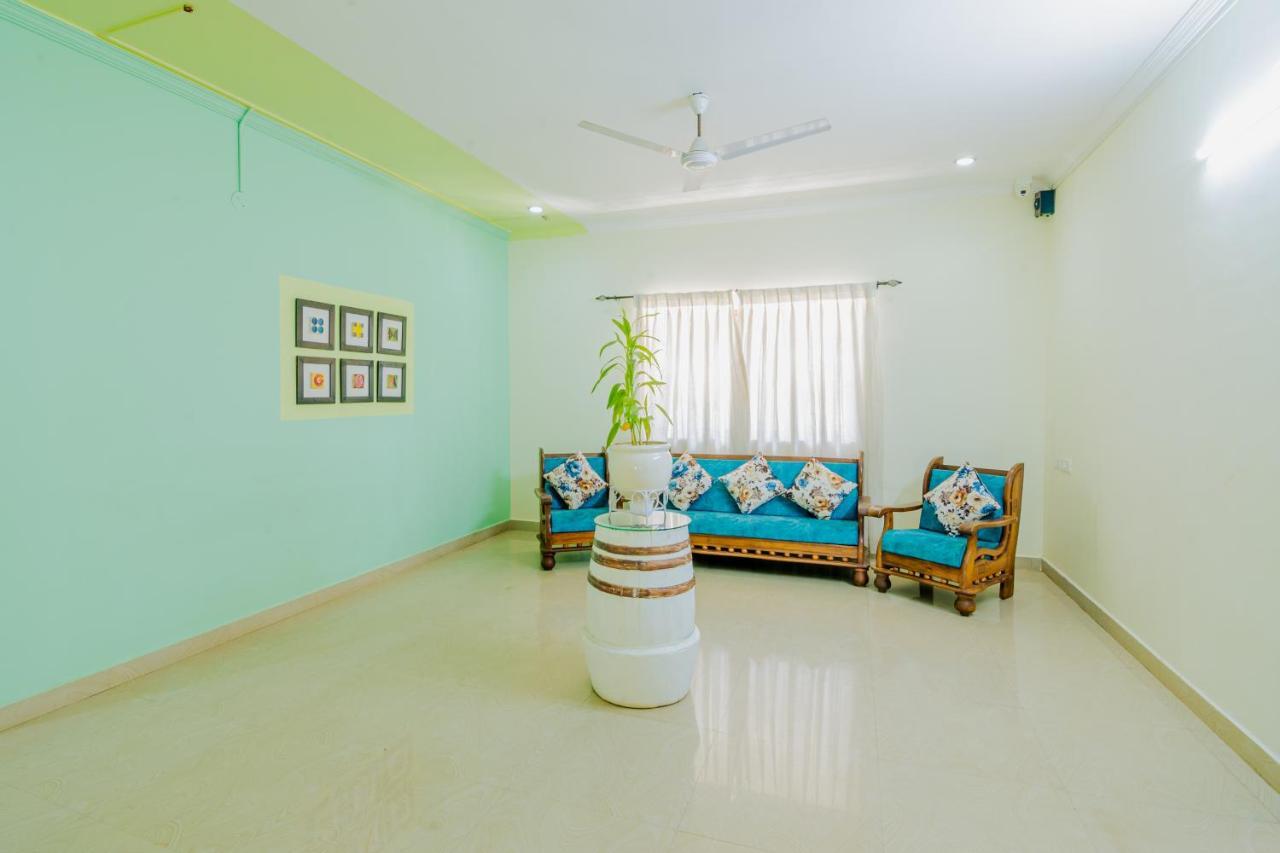White House In Goa, Truly Amazing Experience Bed & Breakfast Saligao Bagian luar foto