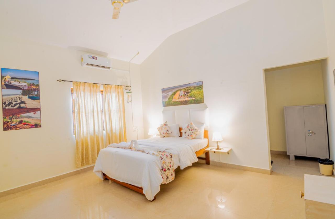 White House In Goa, Truly Amazing Experience Bed & Breakfast Saligao Bagian luar foto
