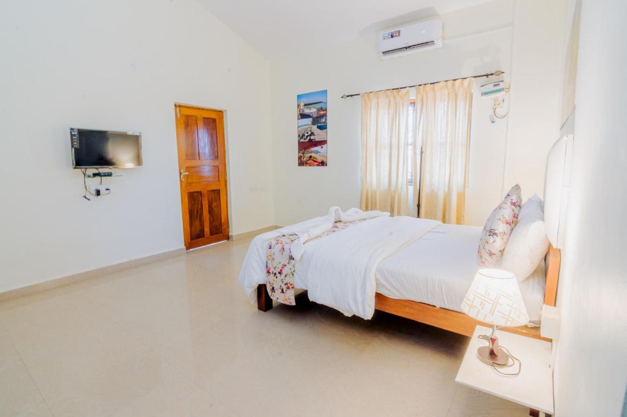 White House In Goa, Truly Amazing Experience Bed & Breakfast Saligao Bagian luar foto