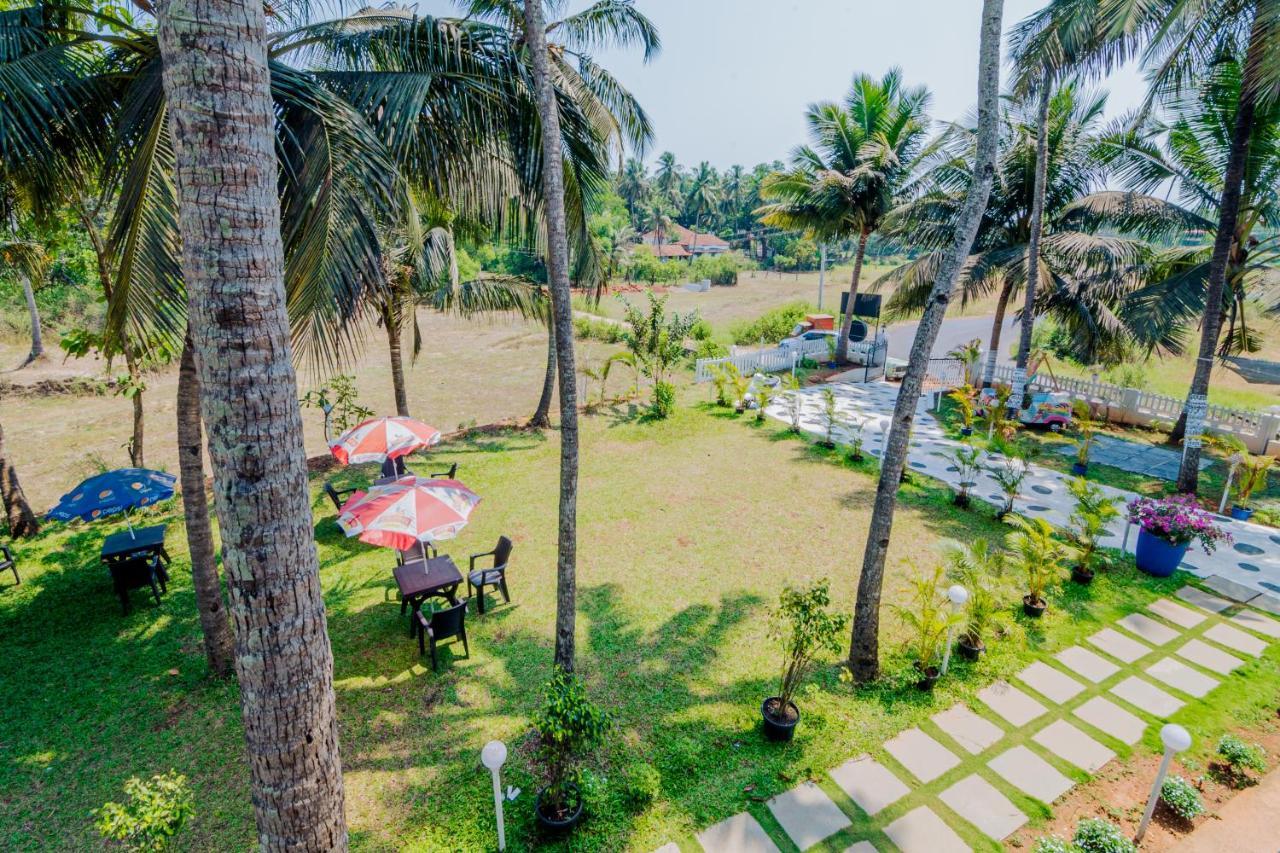 White House In Goa, Truly Amazing Experience Bed & Breakfast Saligao Bagian luar foto
